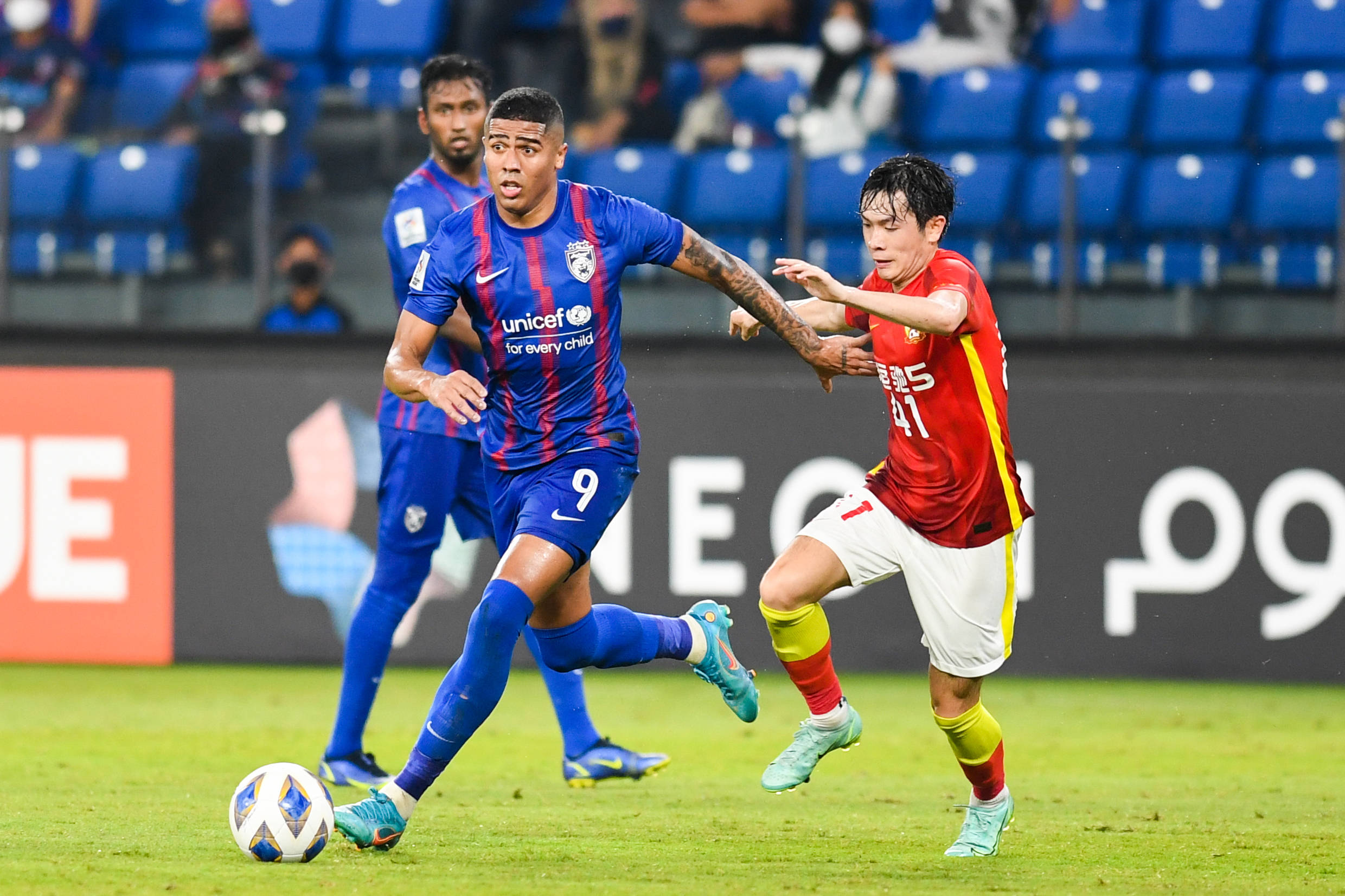 门兴格拉德巴赫迎亚冠关键赛;今夜豪取连胜;质疑声仍在;年轻球员得到机会的简单介绍开云中国官方网站