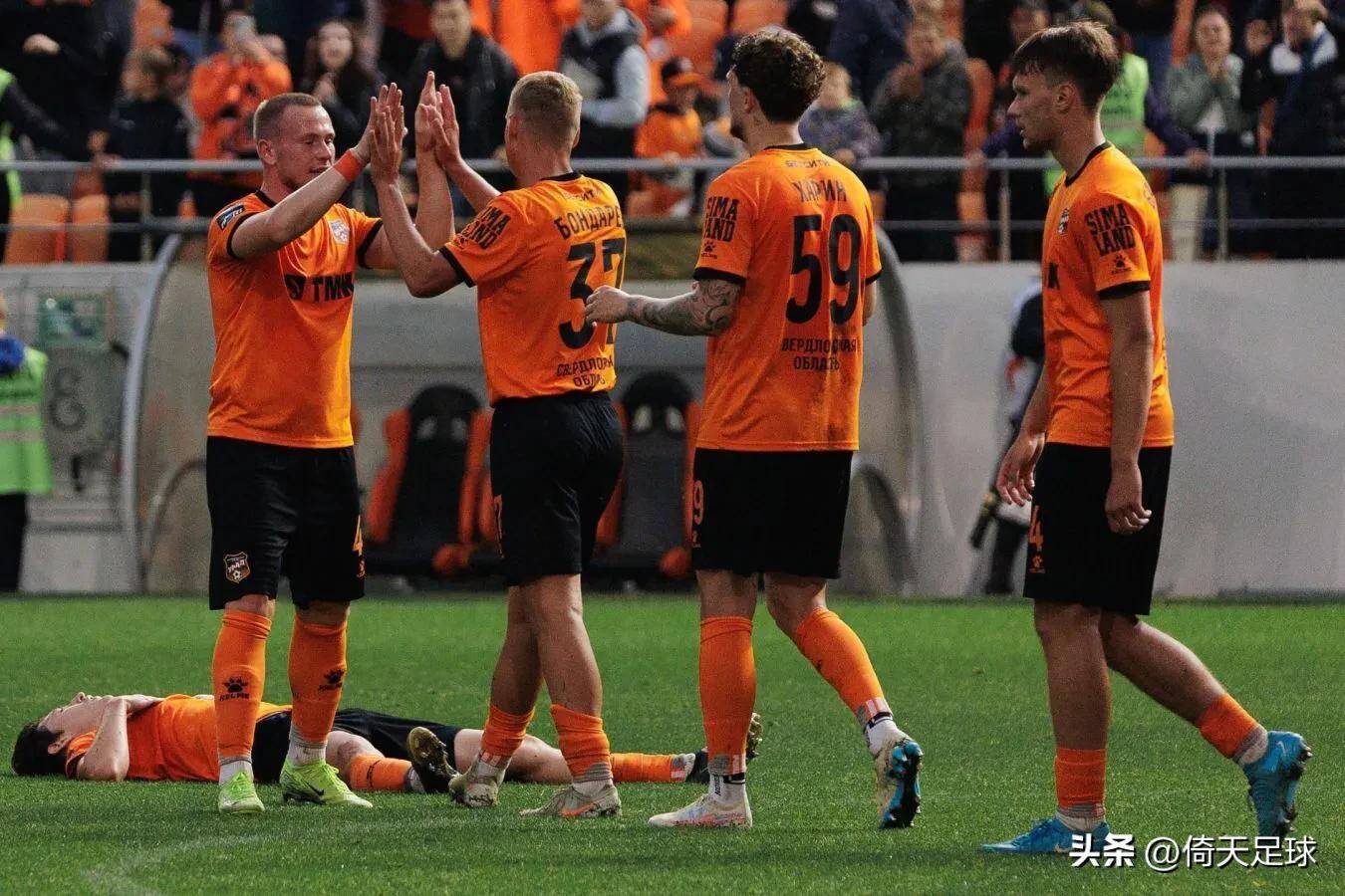 包含欧冠赛前走向成谜，埃因霍温官宣签约，话题不断，赛季目标并未改变的词条开云