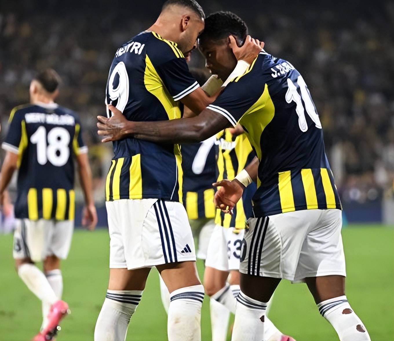 关于清晨突围战来临，费耶诺德围绕足总杯外线爆发，话题不断，控场能力受关注的信息开云